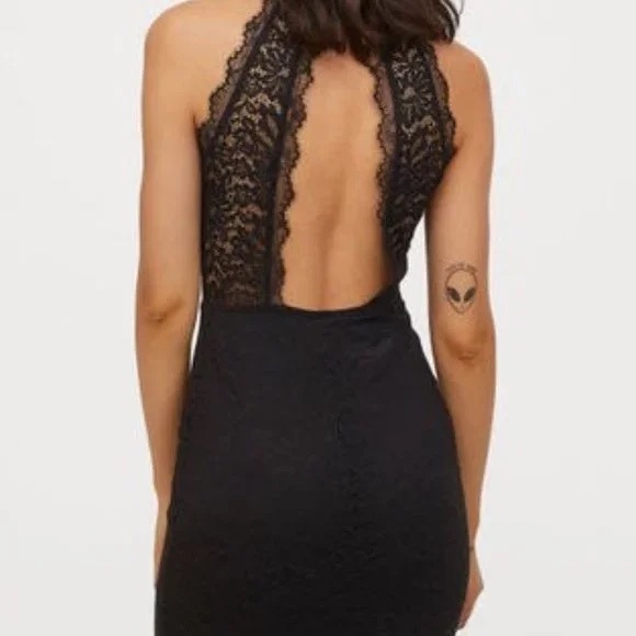 H&M Dresses & Skirts - NWT H&M Black Lace Halter Open Back Sleeveless Dress Size 6